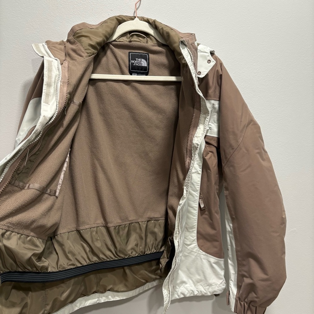 The North Face Women's Brown and Cream Hyvent Insulated Jacket Size Small - Picture 2 of 4